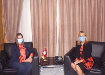 لقاء السيدة حسناء بن سليمان الوزيرة لدى رئيس الحكومة المكلفة بالوظيفة العمومية بالسيدة بيقونا لازاقاباستار Begoña Lasagabaster ممثلة مكتب هيئة الأمم المتحدة للمساواة بين الجنسين وتمكين المرأة لتونس وليبيا